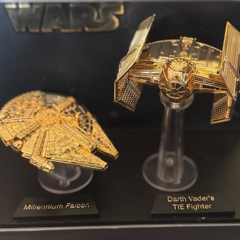 Star Wars Galoob 24 Karat Gold Millennium Falcon and TIE Fighter Display - Picture 12 of 13
